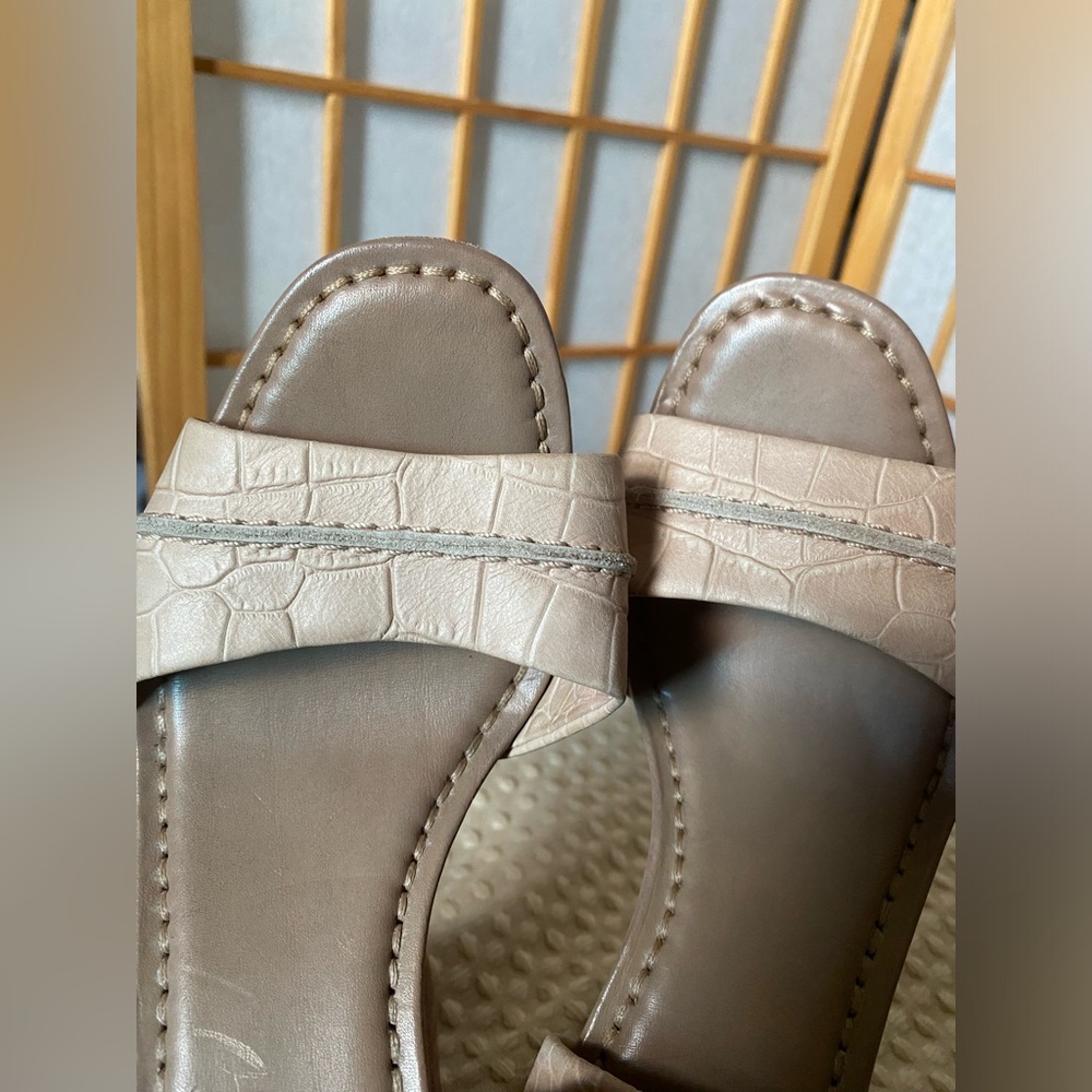 FRYE Sandals - Picture 7 of 9